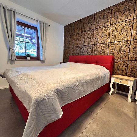 Ferienwohnung Mit Gartennutzung, Garage Und Wallbox Ebersbach-Neugersdorf エクステリア 写真