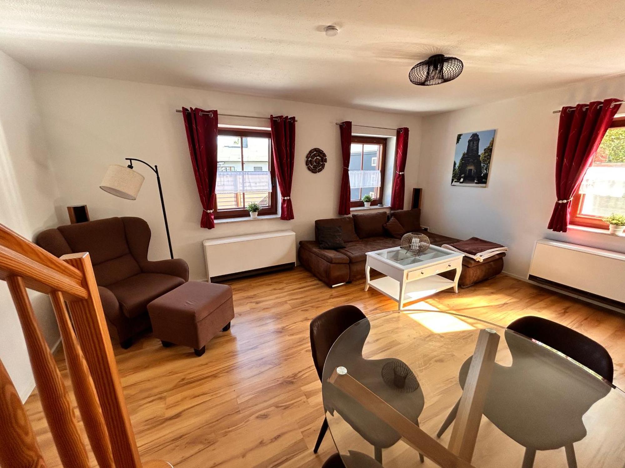 Ferienwohnung Mit Gartennutzung, Garage Und Wallbox Ebersbach-Neugersdorf エクステリア 写真